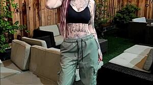 Lady Xo Boldly Challenges Jerk Off Contest