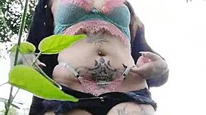 Novinha from Curitiba exposes herself outdoors for guys