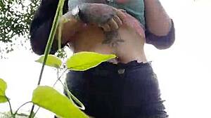 Novinha from Curitiba exposes herself outdoors for guys