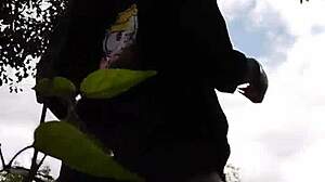 Novinha from Curitiba exposes herself outdoors for guys