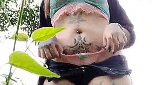 Novinha from Curitiba exposes herself outdoors for guys