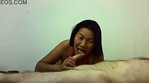 ฉันรักที่เธอไทยดูดควยฉันในชุดแดงเซ็กซี่