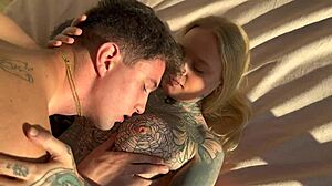 hermosa tatuada gives up her ass for first-time anal pounding