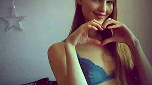 Sunny beauty orgasms repeatedly during her live college stream session