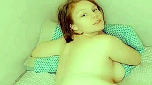 Redbaby999 Shaking That Big Ass