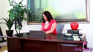 Jenna Foxx shows off big clit and natural tits while diving into juicy pussy! 🔥