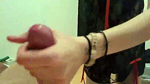 Il Éjacule Dans Ma Bouche Et J'avale Tout