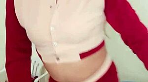 linda rojita polla transexual sacando leche