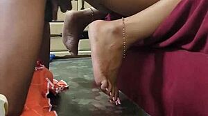 Hot Twerking Babe With Big Ass Twists