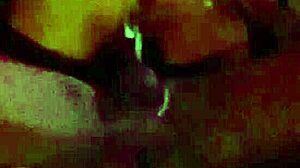 Ik hou van zuigen en rijden op grote zwarte lul, dan kontgeneukt worden door amateur daddy