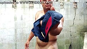 Бодибилдер Yuri Gaúcho флешит огромный член и кончает сильно!