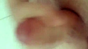 i'm havin fun in the bathrom, masturabting