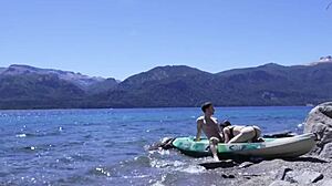 Oi, kan du tro dette hornede 18+ paret ble tatt mens de knullet på stranden?