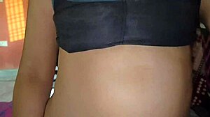 वाह, इंडिया टीचर बड़ी गांड वाली स्टूडेंट को बांग देती है