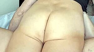 entro in casa della mia amante e la scopo mentre parla al telefono con una sua amica