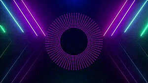 Shemale ujawnia ciasny tyłek i kutasa