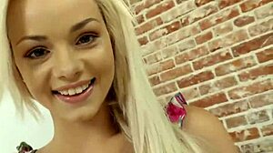 Elsa Jean Enjoys Pleasing Massive Dicks with Her Smooth Hands in Homemade Fun