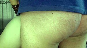 Se denne stramme fitta få massiv creampie på nært hold!