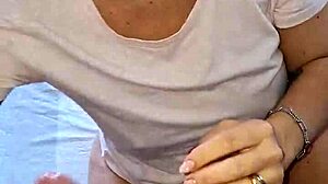 entro in casa della mia amante e la scopo mentre parla al telefono con una sua amica