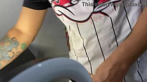 Uma loira do cu gigante inteada do pastor sex toy