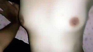 menikmati pepek bini tetangga sampai crot didalam