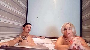 Esta estrella porno sexy y tatuada Samuka Ventura es de porn cast com, genial