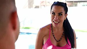 I'm sandy love, stunning fitness babe.