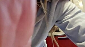 gostosa cleans the stove and feels the heat building up