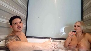 Esta estrella porno sexy y tatuada Samuka Ventura es de porn cast com, genial