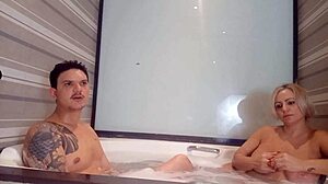 Esta estrella porno sexy y tatuada Samuka Ventura es de porn cast com, genial