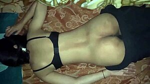 अह, स्टेपडैड और स्टेपडॉटर फुल मूवी में जम रहे... बड़ा इंडियन लंड जोर से चुद रहा, यार?