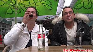 Lenyűgöző Adam puncinyalást kap közelről 69 cum segg fétis fújásban