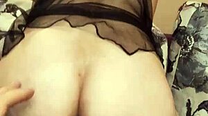 Wife gives stranger access to her holes