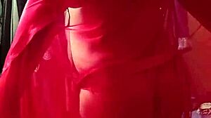 modelando mi nueva lenceria roja sexy