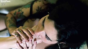 I love when sexy alt girls worship my feet with licks and choking 😍