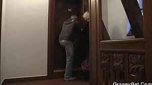 phone chat with a nude model online