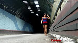 gostosa se exibe e faz sexo dentro do túnel e termina tendo que se explicar para a polícia