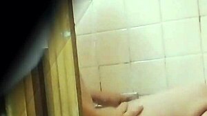 Espiando a profesora colombiana en viaje de promoción