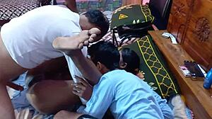 पड़ोसी टीन 18+ लड़के हॉट बिकिनी गांव की लड़की को बांग करते हैं! 😈