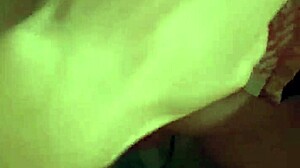 Маћеха и син дивљају на састанку јашећи чврсто! 😍