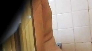 Espiando a profesora colombiana en viaje de promoción