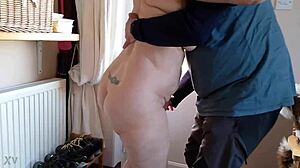 Wife greets naked fuck buddy at door for homemade fucking