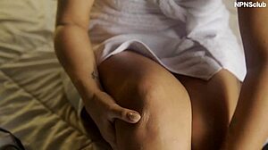 Dlaczego ta krągła milf tak mocno jeździ na szwagrze?