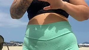 Swollen pussy on beach after guy suggests threesome.