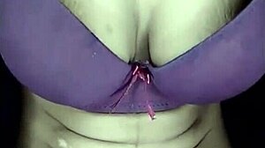 azjatycka seksoholiczka łapie ładunek za ładunkiem