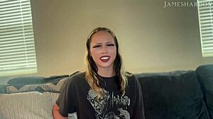 Sexy Hanah Quinn Visits For Close-Up Therapy Session With Athletic Friend