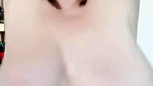 Nagy mellű nagymama MariaOlds vetkőzik az ultimát táncösszeállításban!