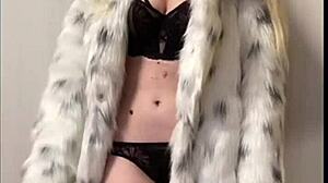 Sexy Elza Kom Dances Sweetly in Lingerie Before Sucking Cock.