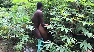 Farmers in Nigeria Africa Get Down with Serious Rough Knacking!