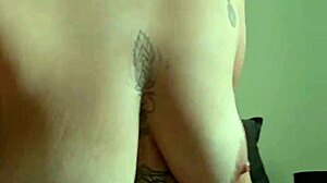 i wanna take a cum shower on my armpits while masturbating